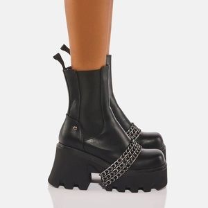 LAMODA Evening Stroll Platform Boots